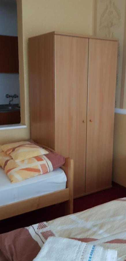 Kalman Panzio Bed & Breakfast Szeged Exterior photo