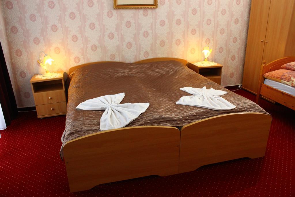 Kalman Panzio Bed & Breakfast Szeged Exterior photo