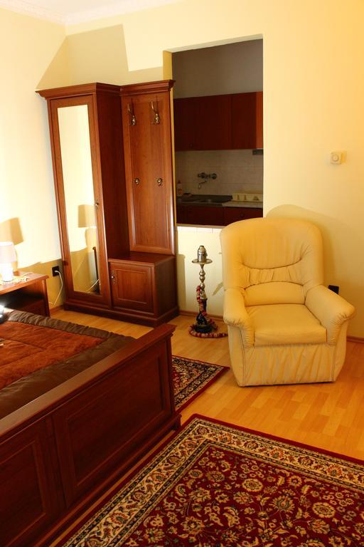 Kalman Panzio Bed & Breakfast Szeged Exterior photo