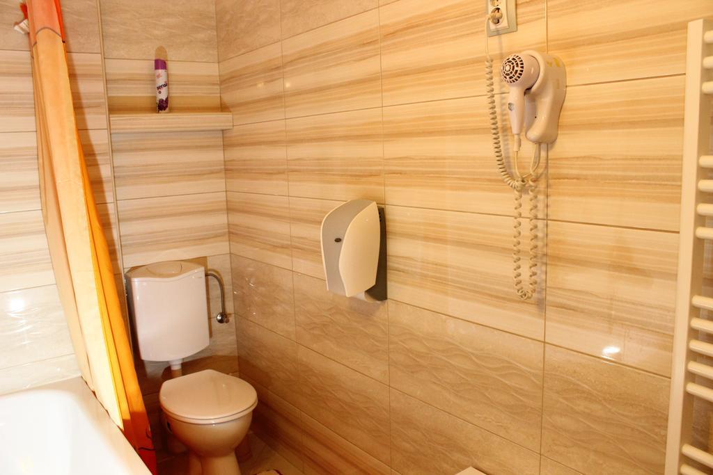 Kalman Panzio Bed & Breakfast Szeged Exterior photo