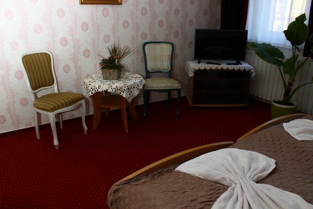 Kalman Panzio Bed & Breakfast Szeged Exterior photo