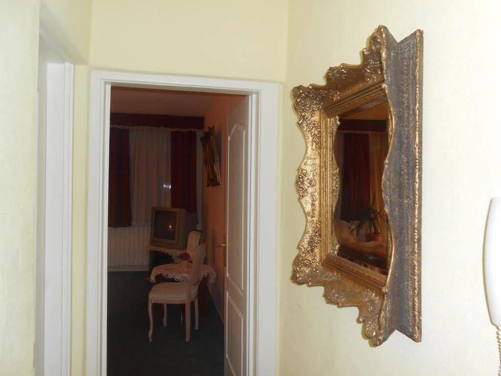 Kalman Panzio Bed & Breakfast Szeged Exterior photo
