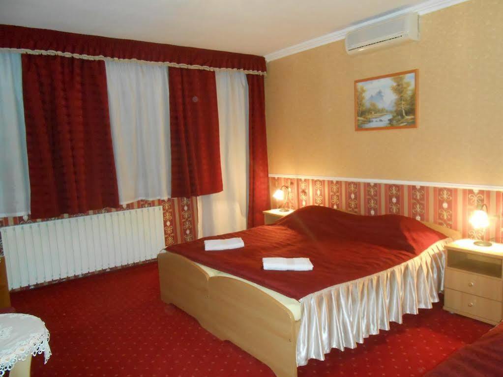 Kalman Panzio Bed & Breakfast Szeged Exterior photo