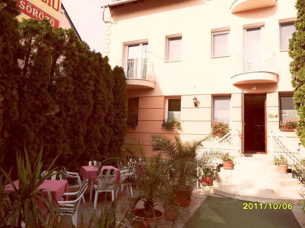 Kalman Panzio Bed & Breakfast Szeged Exterior photo